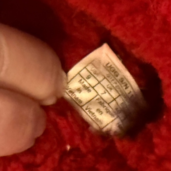 UGG Fluffita Sheep Fur Platform Slippers - Sandals Red size 9 (worn twice) - Picture 6 of 17